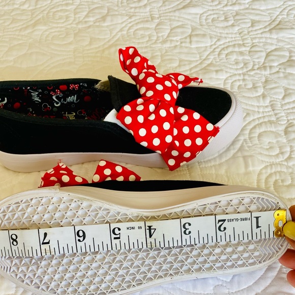 Minnie Mouse “All About The Bows” shoes - Picture 6 of 6